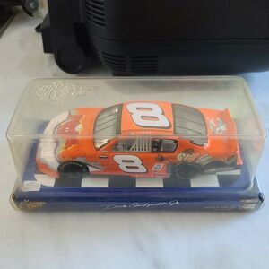 DALE EARNHARDT JR. #8 2002 Winner's Circle 1:24 Looney Tunes Monte Carlo E46